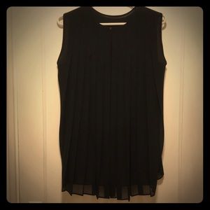 Uniqlo sleeveless top